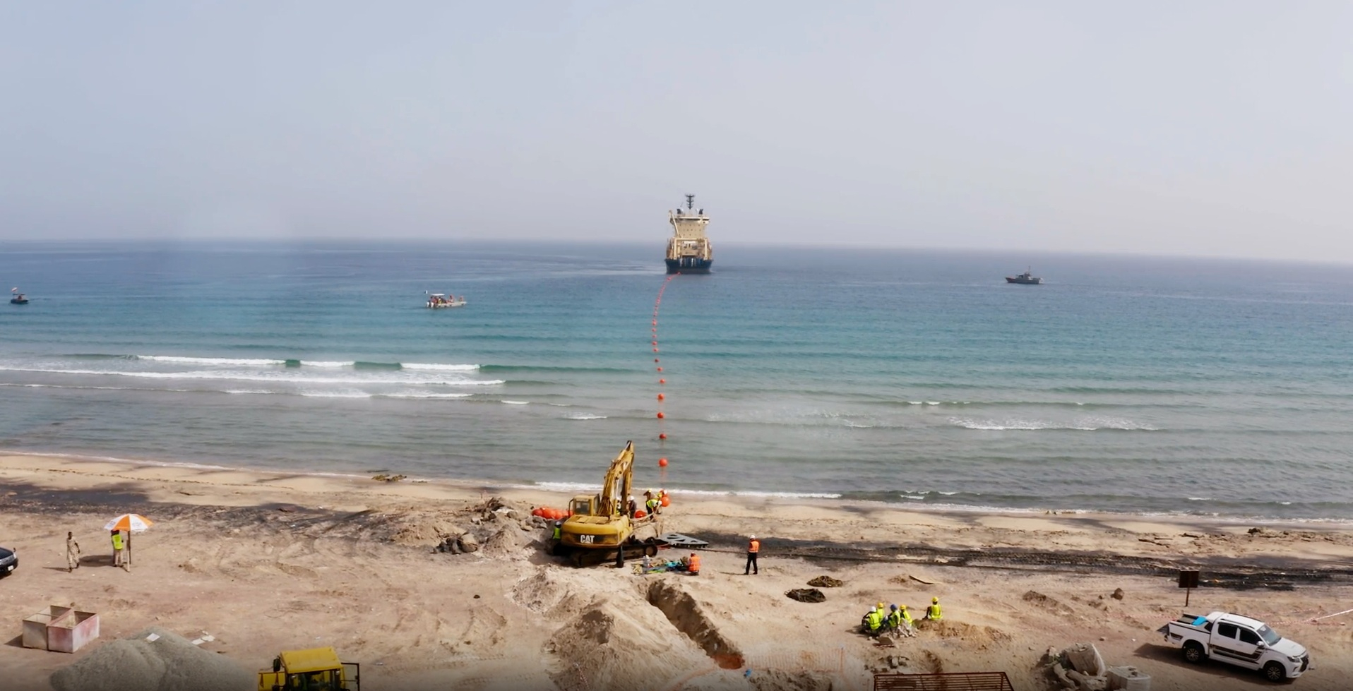 Корабрь в океане