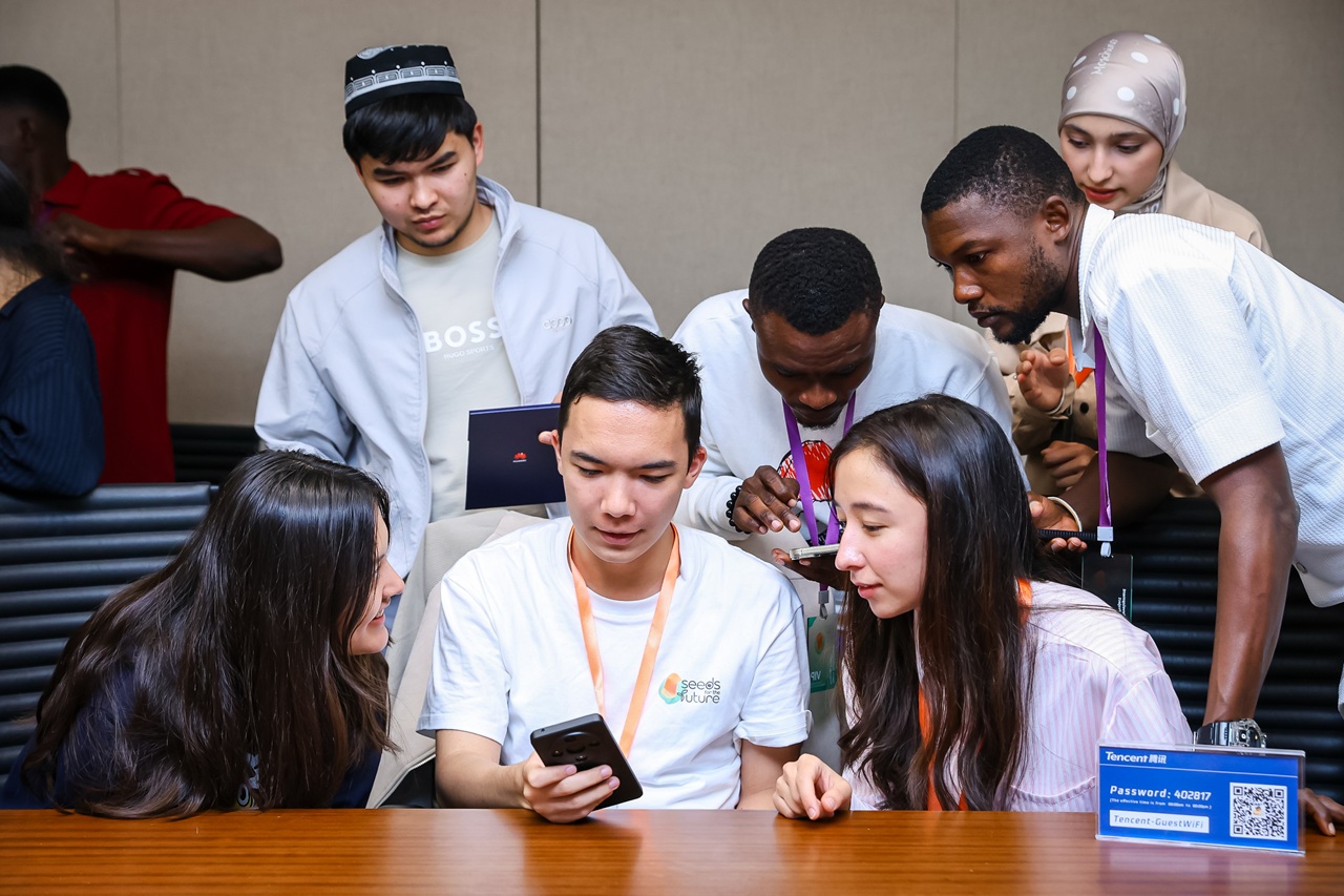 Группа студентов из Узбекистана